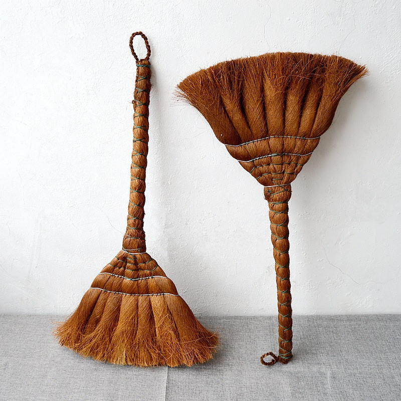 Handmade brown hair broom Thinge Broom